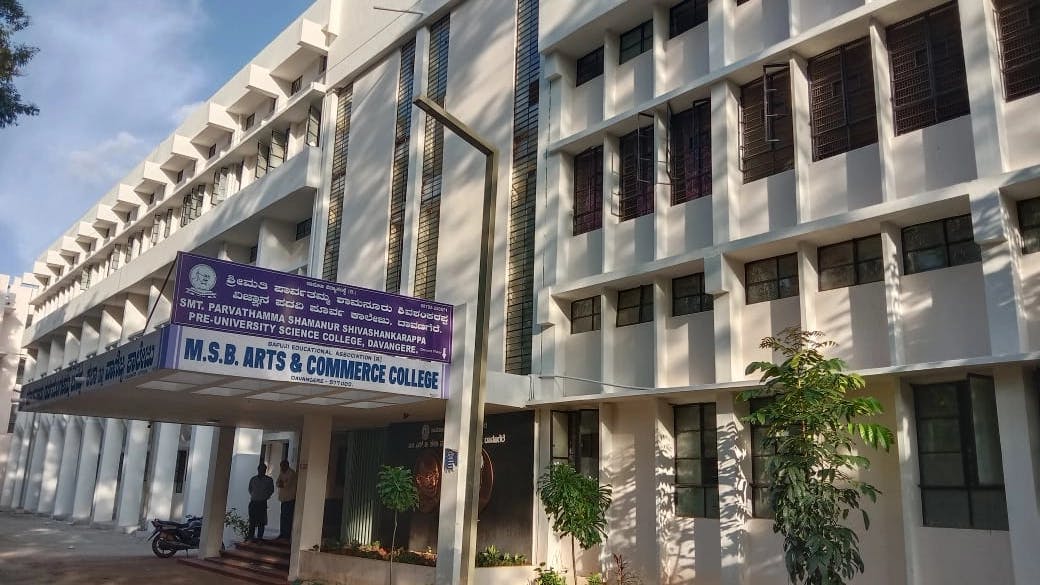 Smt. Parvathamma Shamanur Shivashankarappa Pre University Science College